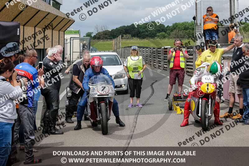 Vintage motorcycle club;eventdigitalimages;mallory park;mallory park trackday photographs;no limits trackdays;peter wileman photography;trackday digital images;trackday photos;vmcc festival 1000 bikes photographs